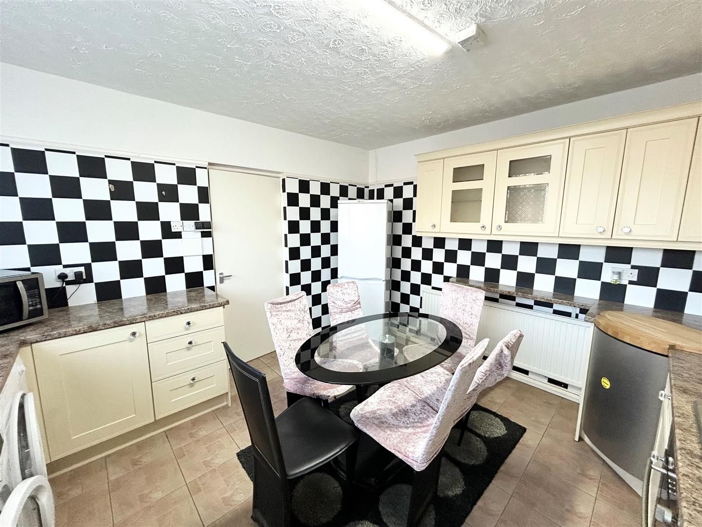 Gorslas, North Cornelly, Bridgend, CF33 4NG